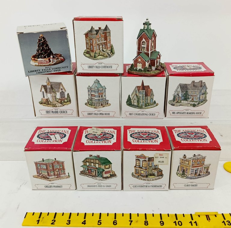 THE AMERICANA COLLECTION LIBERTY FALLS BUILDINGS, 9 OBS & 1 LOOSE BLDG  INV 262250076