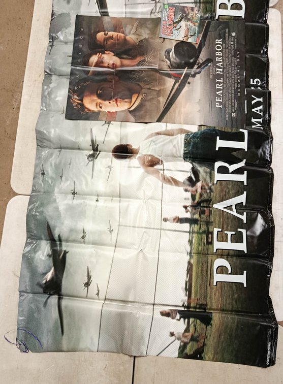 PEARL HARBOR MOVIE VINYL BANNER, FOLDED MOVIE POSTER & ATTACK ON PEARL HARBOR SCHOLASTIC BOOK  INV 260901131