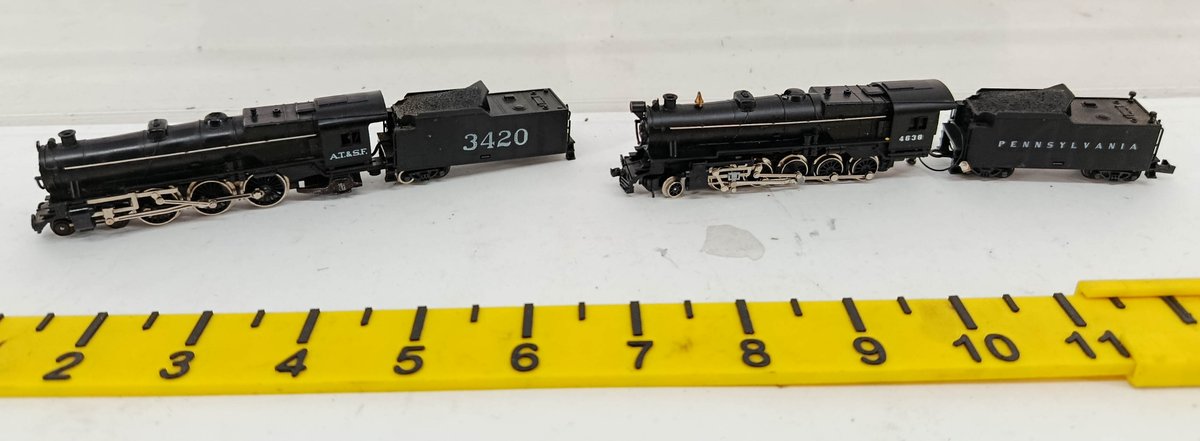 2 N SCALE STEAM LOCOMOTIVES W/ TENDERS, A.T.&S.F. 3420 & PENNSYLVANIA 4638, NO BOXES  INV 262250103