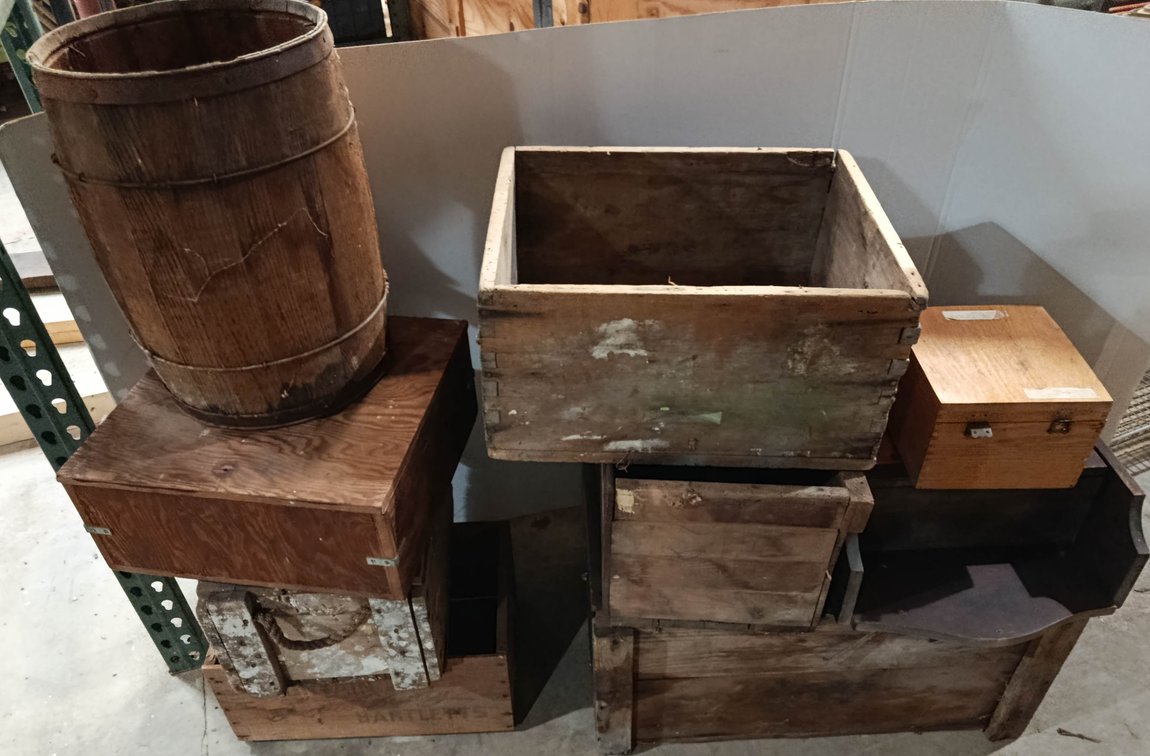 ASSORTED WOODEN CRATES BOXES & NAIL KEG BARREL WITH EMBOSSED COPPER LID BOX BARTLETTS CRATE  INV 260901149
