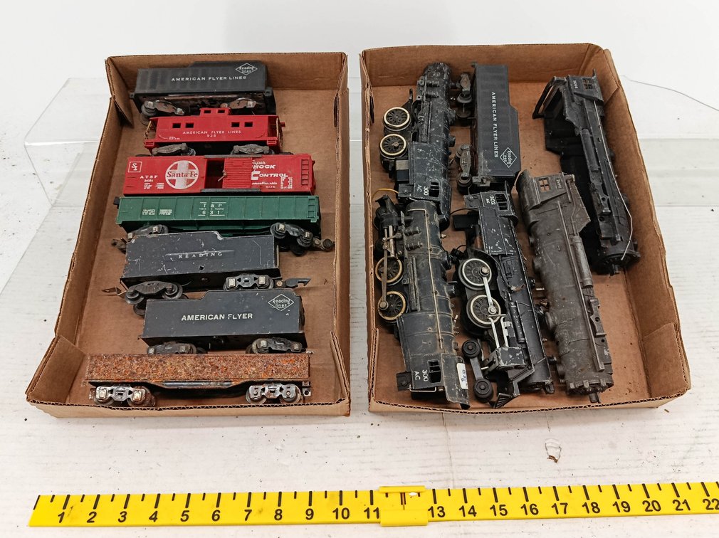 ASSORTED AMERICAN FLYER S GAUGE STEAM LOCOS, TENDERS & FREIGHT CARS  INV 260901164