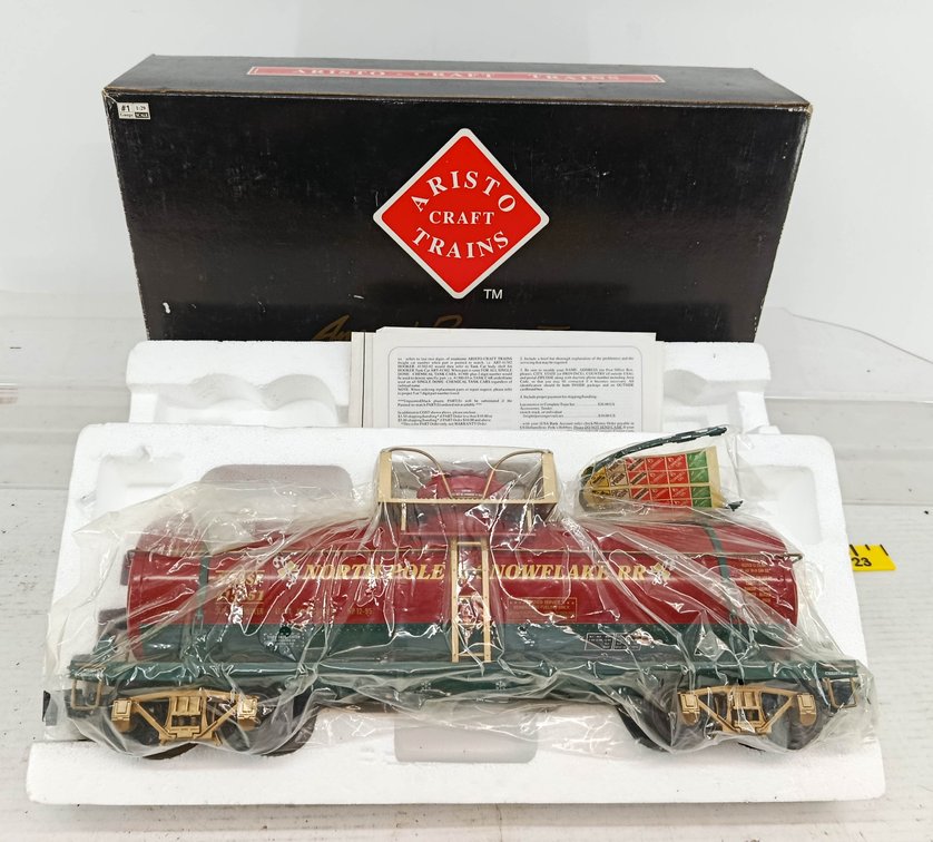 ARISTO CRAFT ART-41325 NORTH POLE & SNOWFLAKE RR SINGLE DOME TANK CAR, OB  INV 260901167