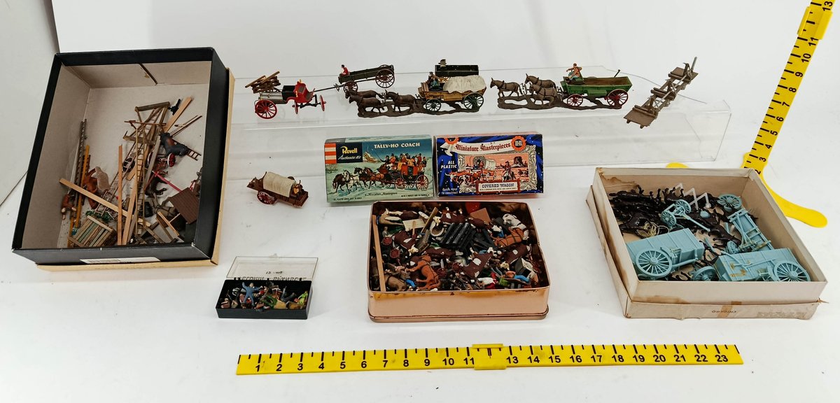 ASSORTED MINIATURE WESTERN WAGONS HORSE TEAMS FIGURES & PARTS REVELL TALLY-HO COACH MINIATURE MASTERPIECES NNC 2 OB  INV 262250129