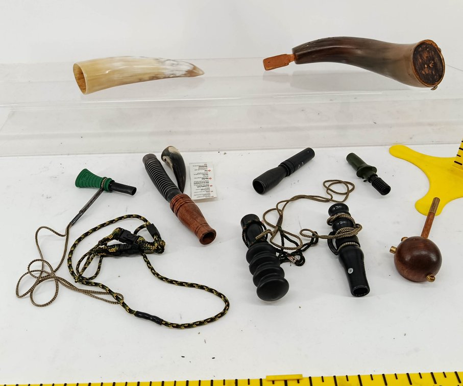 ASSORTED HUNTING GAME CALLS & 2 HORNS WOODEN & PLASTIC WITH LANYARDS  INV 262250132