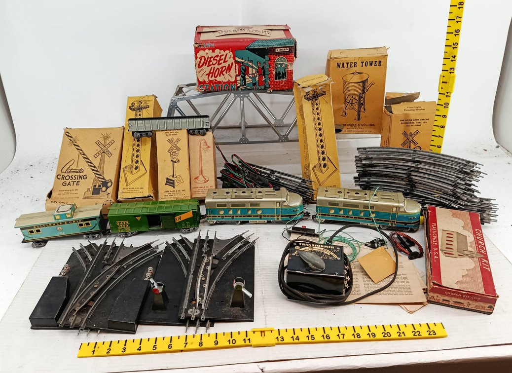 MARX BALTIMORE & OHIO DIESEL LOCOMOTIVES, CARS, TRACK & ACCESSORIES SOME OBS  INV 260901176