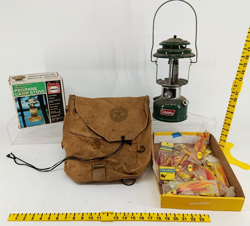 COLEMAN 220J LANTERN, BOY SCOUTS CANVAS HAIKE BAG, PRIMUS PROPANE CAMP STOVE OB & GOLDEN EYE BUCKTAIL LURES  INV 262250135