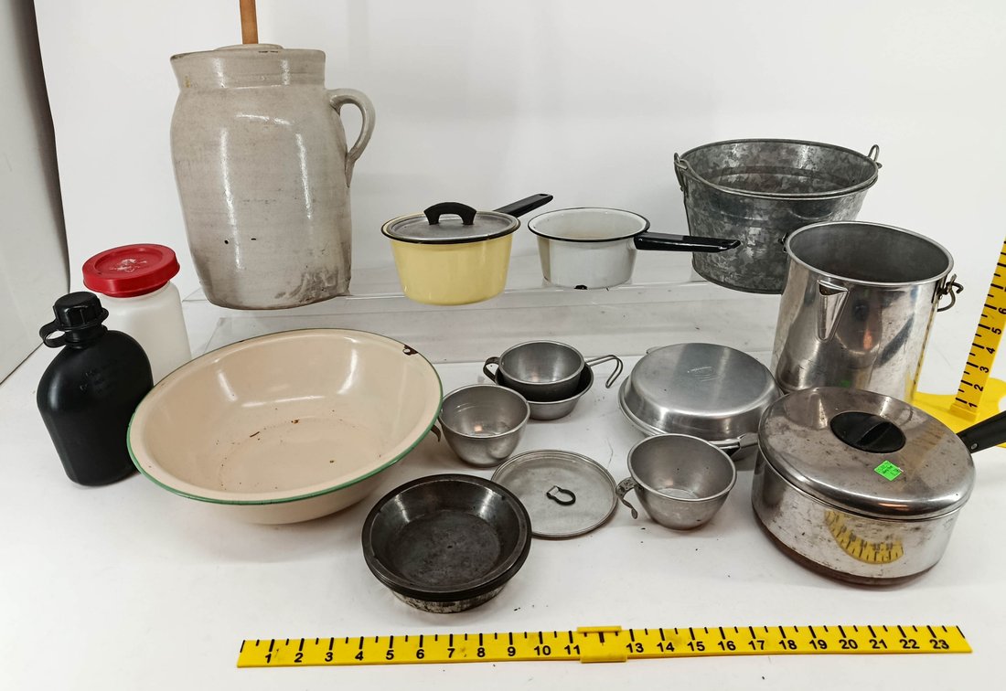 ASSORTED KITCHENWARE STONEWARE CHURN ENAMEL SAUCEPANS BASIN GALVANIZED BUCKET ALUMINUM CUPS CANTEEN & MORE  INV 262250141