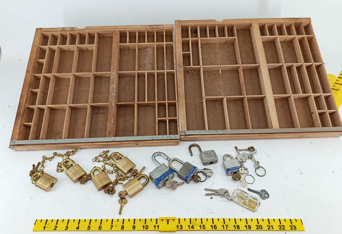 2 THOMPSON CABINET CO WOOD PRINTERS TYPE TRAYS & 9 PADLOCKS TCP MASTER FORTRESS WITH KEYS  INV 262250145