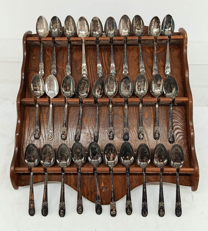 WOODEN WALL HANGING DISPLAY OF PRESIDENTIAL SPOONS INV 262280211