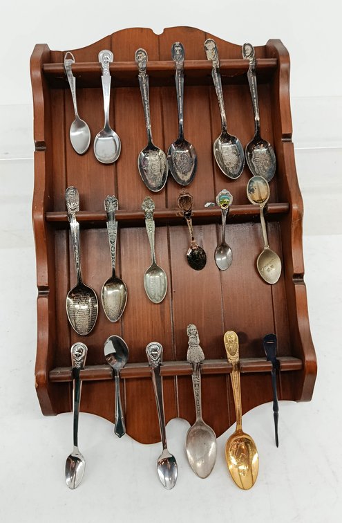 WOODEN WALL HANGING DISPLAY OF DECORATIVE SPOONS INV 262280212