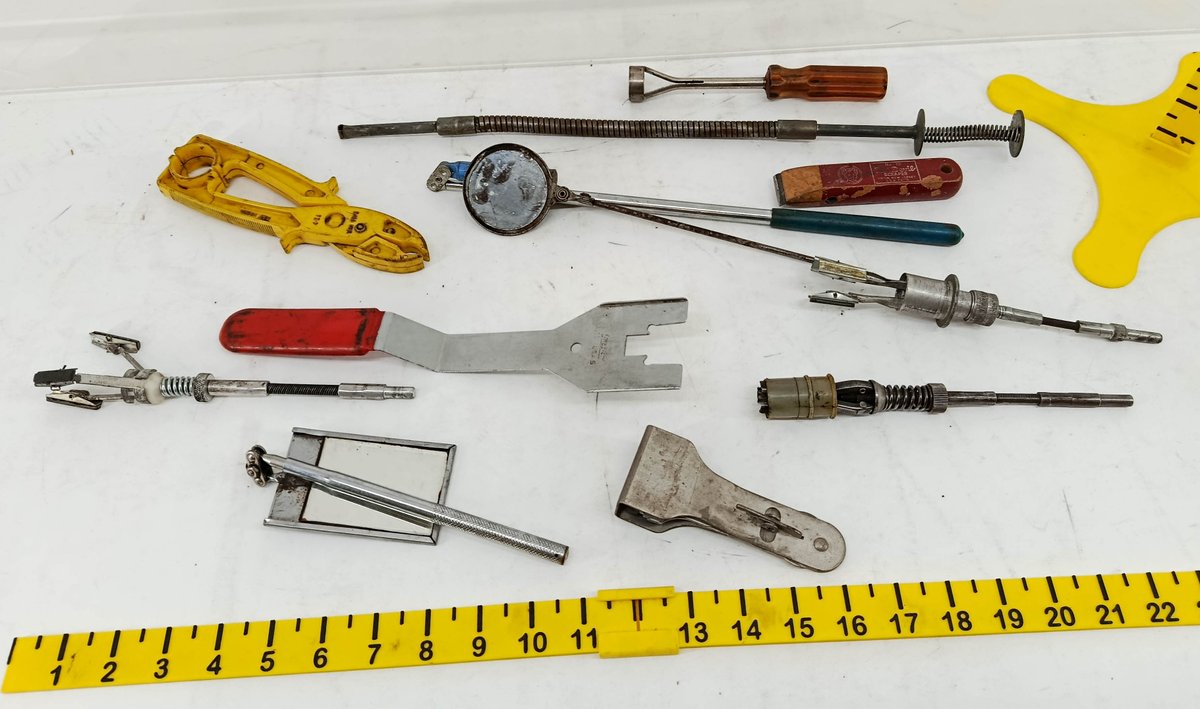 TRAY LOT OF ASSORTED HAND TOOLS INV 262280228