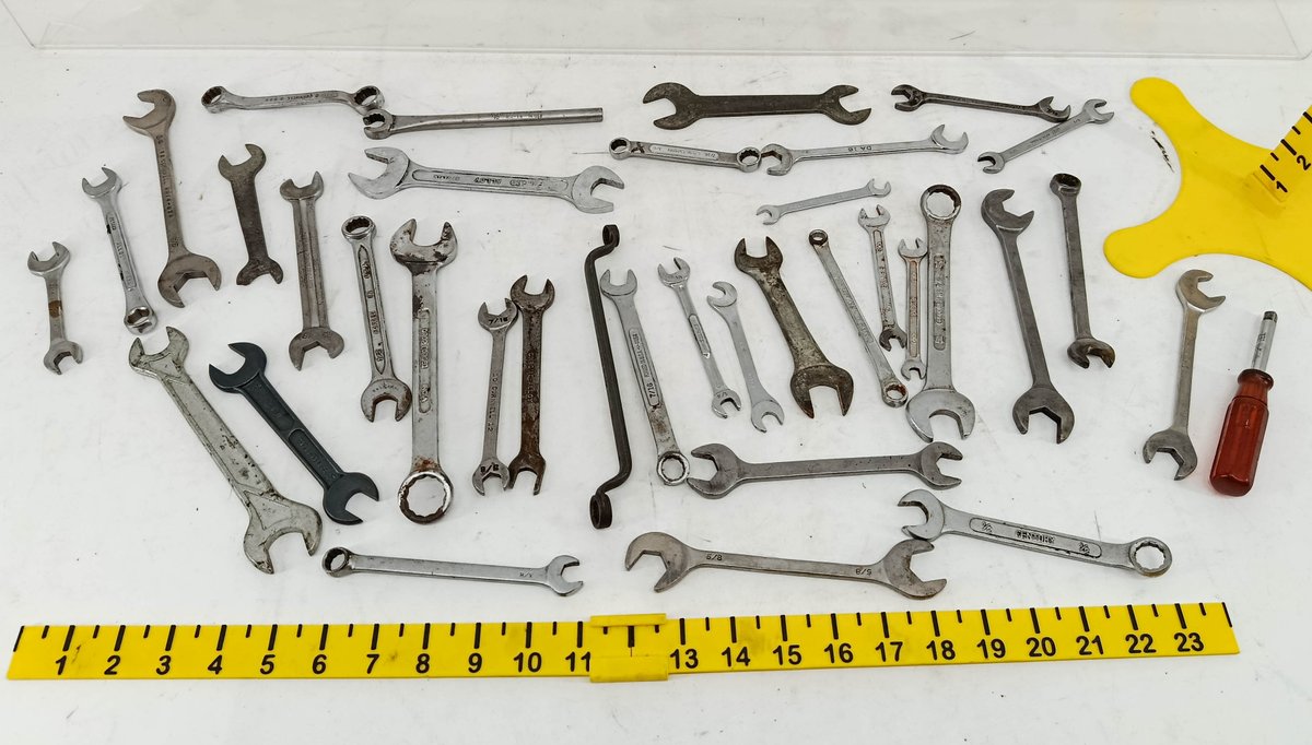 TRAY LOT OF ASSORTED HAND TOOLS INV 262280234