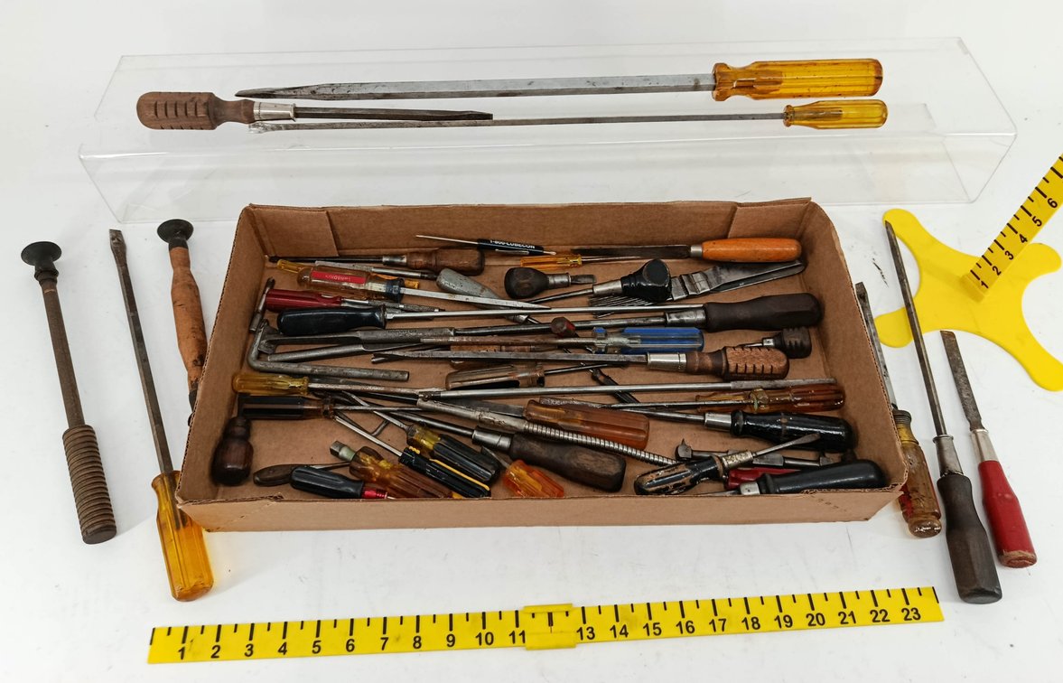 TRAY LOT OF ASSORTED HAND TOOLS INV 262280236