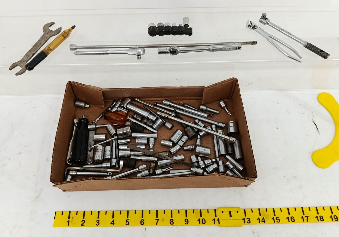 TRAY LOT OF ASSORTED HAND TOOLS INV 262280238