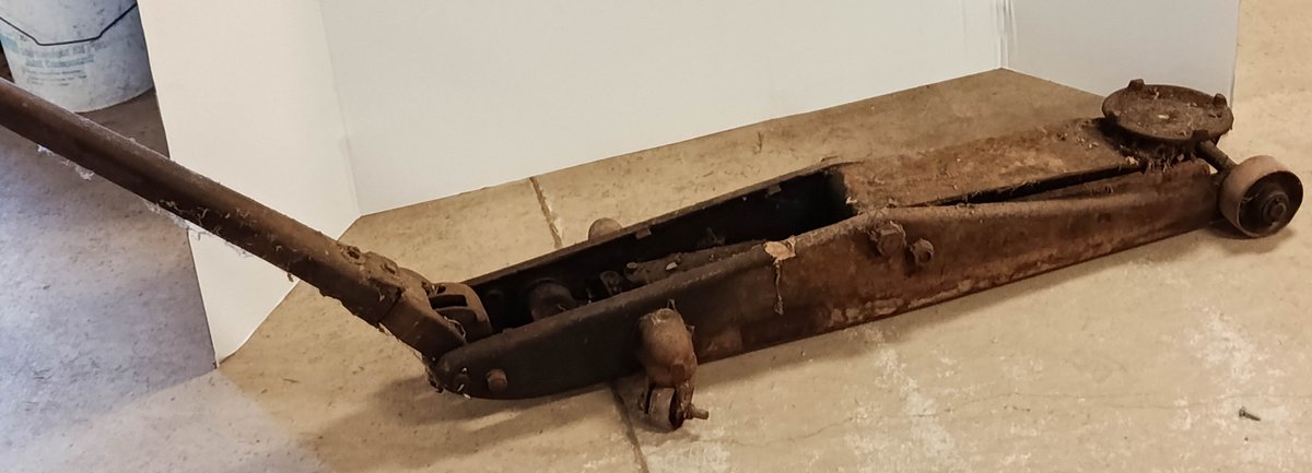 LARGE 4FT FLOOR JACK INV 262280250