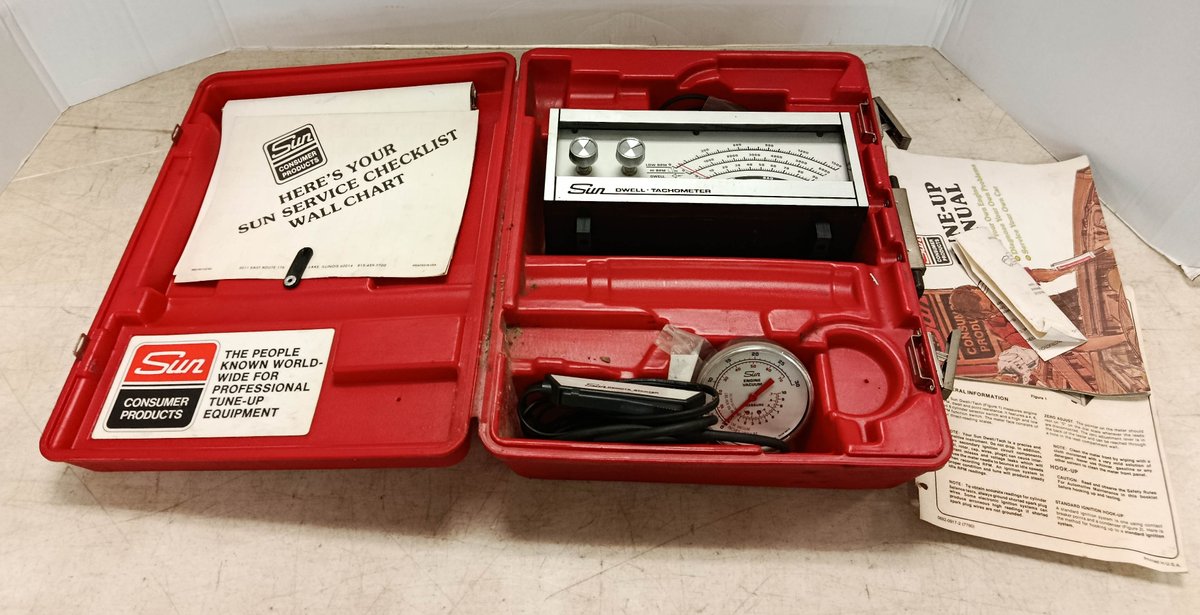 SUN DWELL TACHOMETER TUNE-UP TESTER KIT W/ ENGINE VACUUM GAUGE REMOTE STARTER MANUALS & RED CASE  INV 262280266