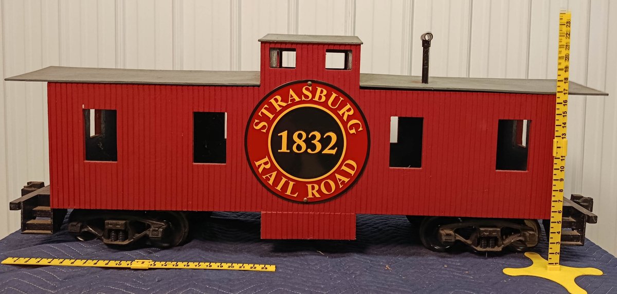 7.5" GAUGE, 1.5" SCALE WOODEN CENTER CUPOLA STRASBURG RAILROAD CABOOSE INV 262960007