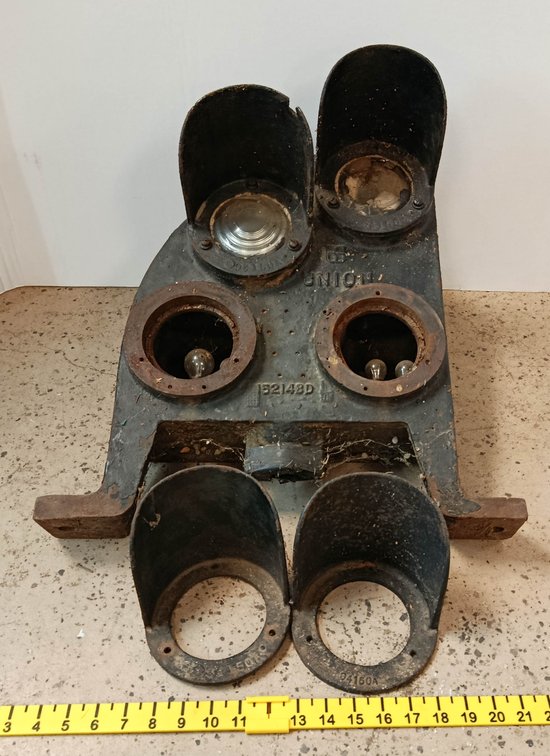 PPR DWARF SIGNAL LIGHT/ MISSING 2 LENSES INV 262960022