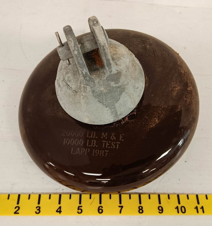 9" 1987 20,000 LB SUSPENDING PORCELAIN INSULATOR INV 262960034