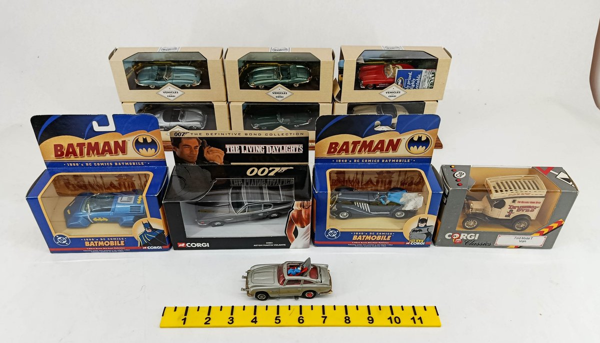 10 ASSORTED CORGI DIE-CAST VEHICLES BATMOBILES JAMES BOND ASTON MARTIN EUROPEAN SPORTS CARS FORD MODEL T VAN SOME OBS  INV 263400010