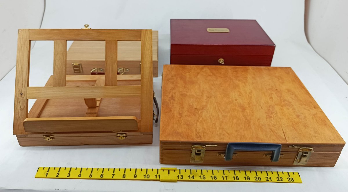 4 WOODEN BOXES TABLETOP EASEL BOX 2 ARTIST CASES & ENGRAVED HUMIDOR WITH HYGROMETER  INV 263400017