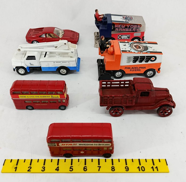7 DIE-CAST VEHICLES NHL ZAMBONI NY RANGERS & PHILADELPHIA FLYERS FERRARI PECO TRUCK 2 LONDON BUSES CAST IRON TRUCK  INV 263400041