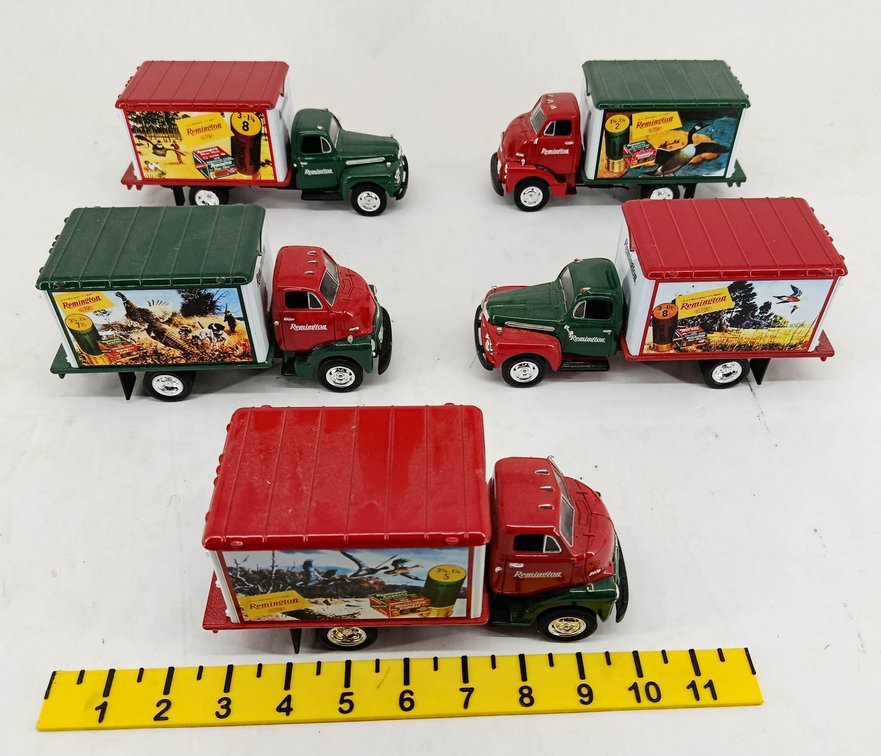 5 DIE-CAST REMINGTON DUPONT ADVERTISING BOX TRUCKS RED & GREEN WITH HUNTING SCENES  INV 263400043