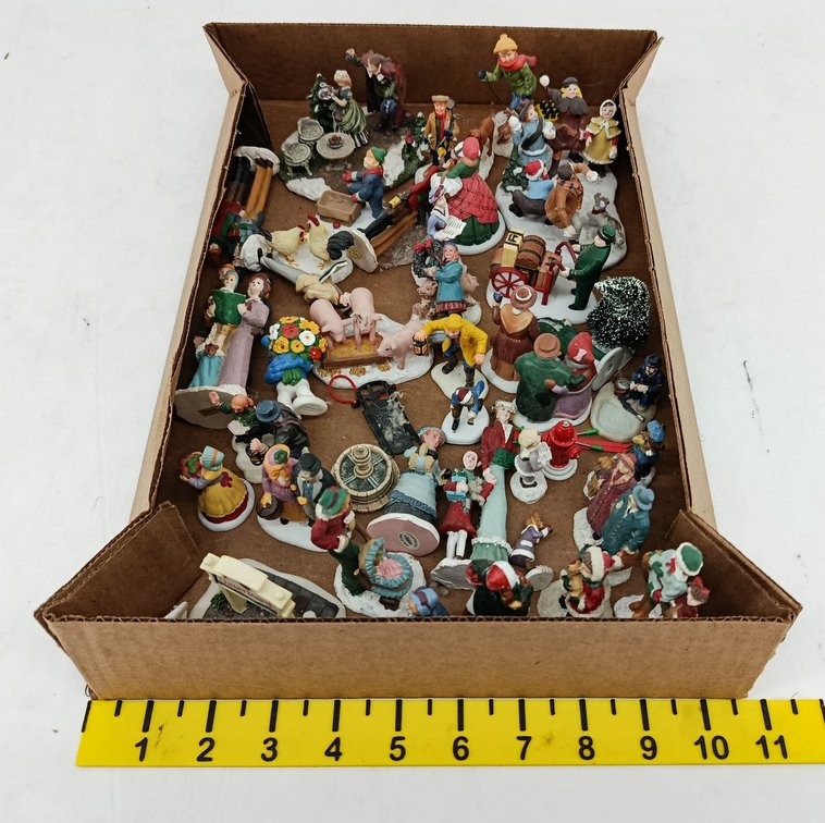 ASSORTED CHRISTMAS VILLAGE FIGURINES & ACCESSORIES PEOPLE ANIMALS FOUNTAIN SLED TREES  INV 263400055