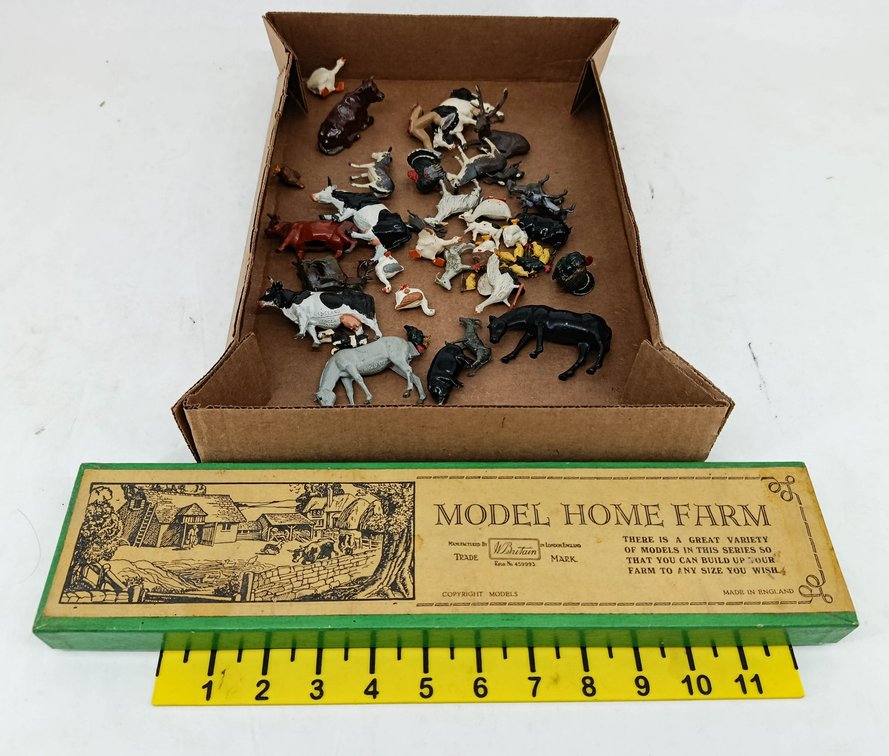 ASSORTED W BRITAIN MODEL HOME FARM LEAD FIGURES ANIMALS & FARMERS 36F OB  INV 263400062