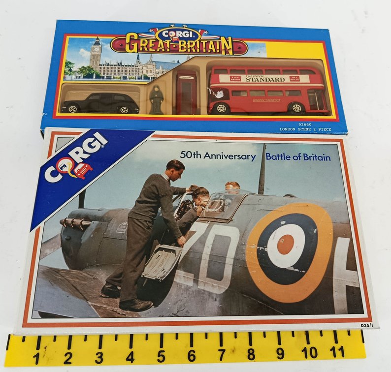 2 CORGI DIE-CAST SETS GREAT BRITAIN LONDON SCENE & BATTLE OF BRITAIN 50TH ANNIVERSARY LTD ED 2 OB  INV 263400094