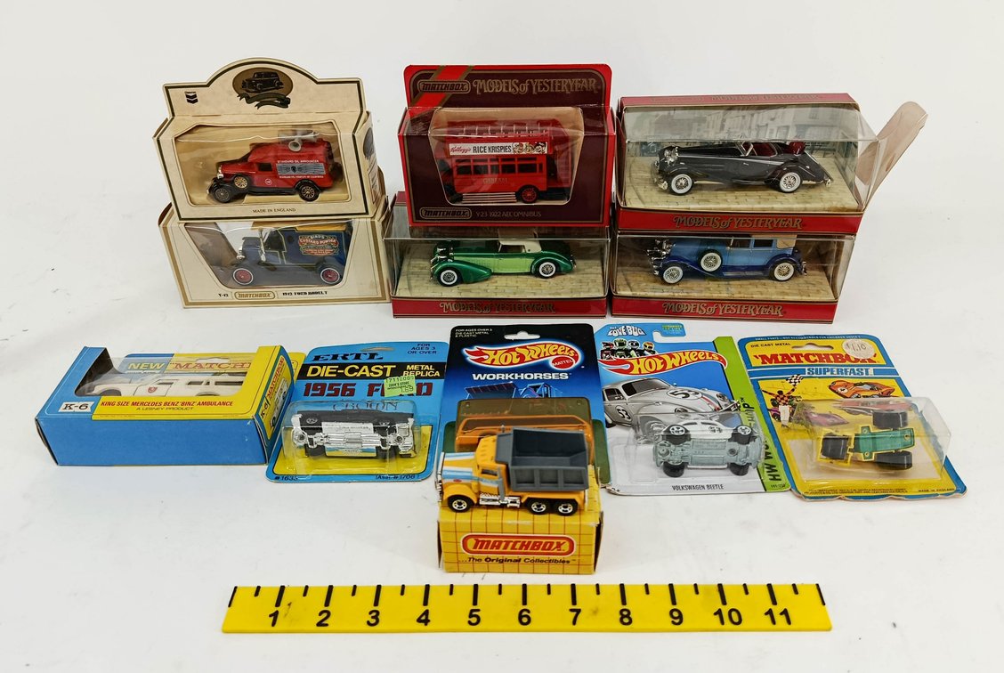 12 ASSORTED MATCHBOX HOT WHEELS ERTL DIE-CAST VEHICLES MODELS OF YESTERYEAR SOME OBS  INV 263400105