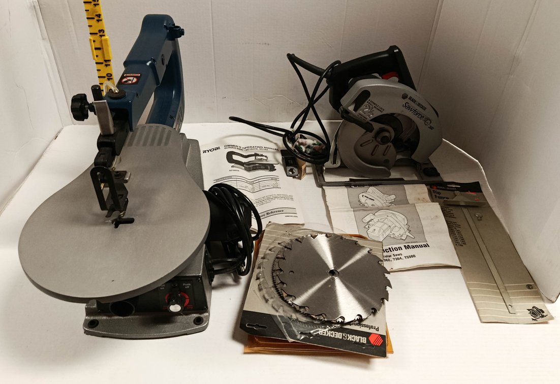 RYOBI SC162VS SCROLL SAW & BLACK & DECKER SAWFORCE 2 1/2 HP CIRCULAR SAW WITH BLADES, RIP FENCE & MANUALS  INV 263400112