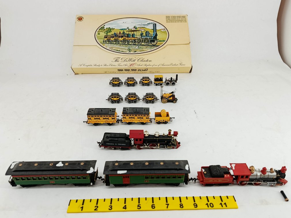 BACHMANN DEWITT CLINTON & VILLAGE EXPRESS HO LOCOMOTIVES, CARS & STAGECOACHES, OB  INV 263400120