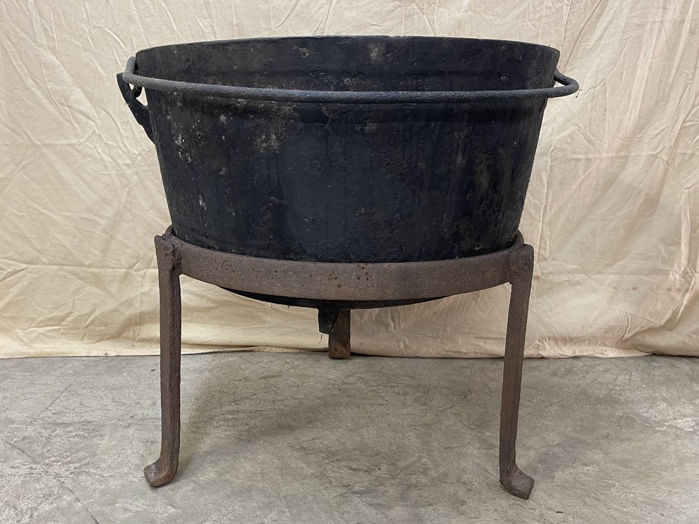Butcher Kettle with Ring