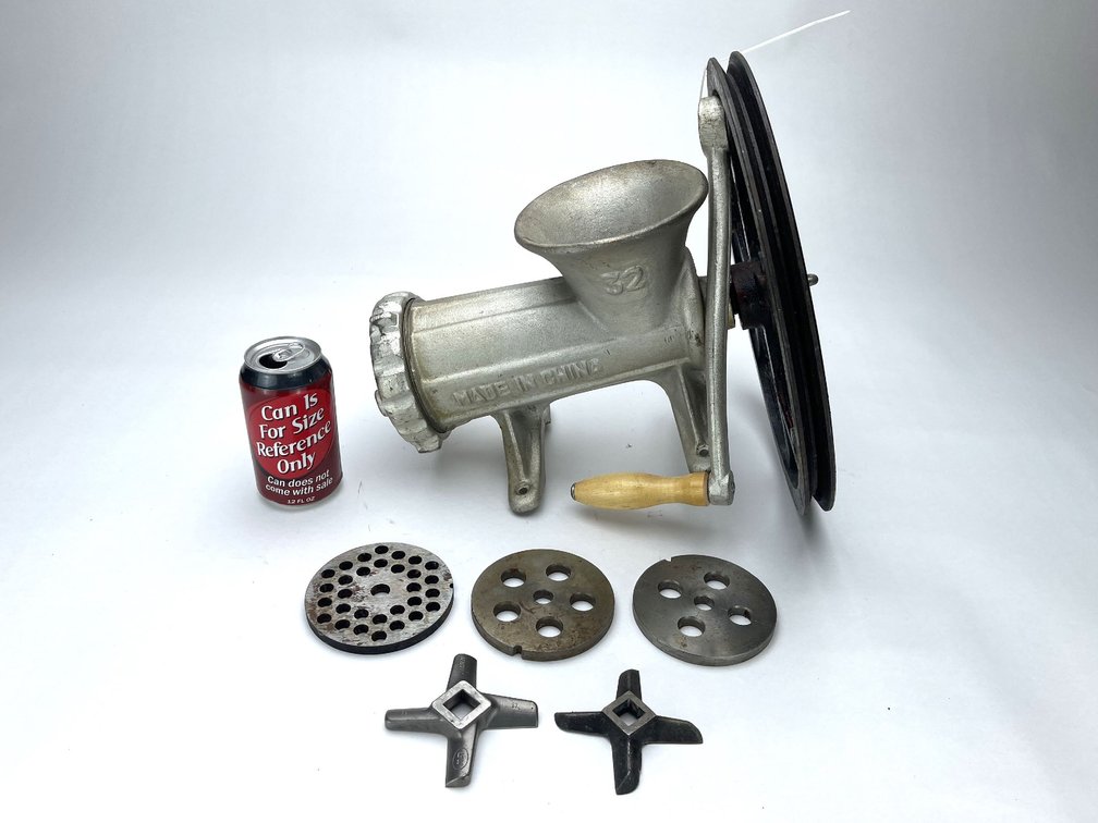 #32 Sausage Grinder with Crank and Pulley