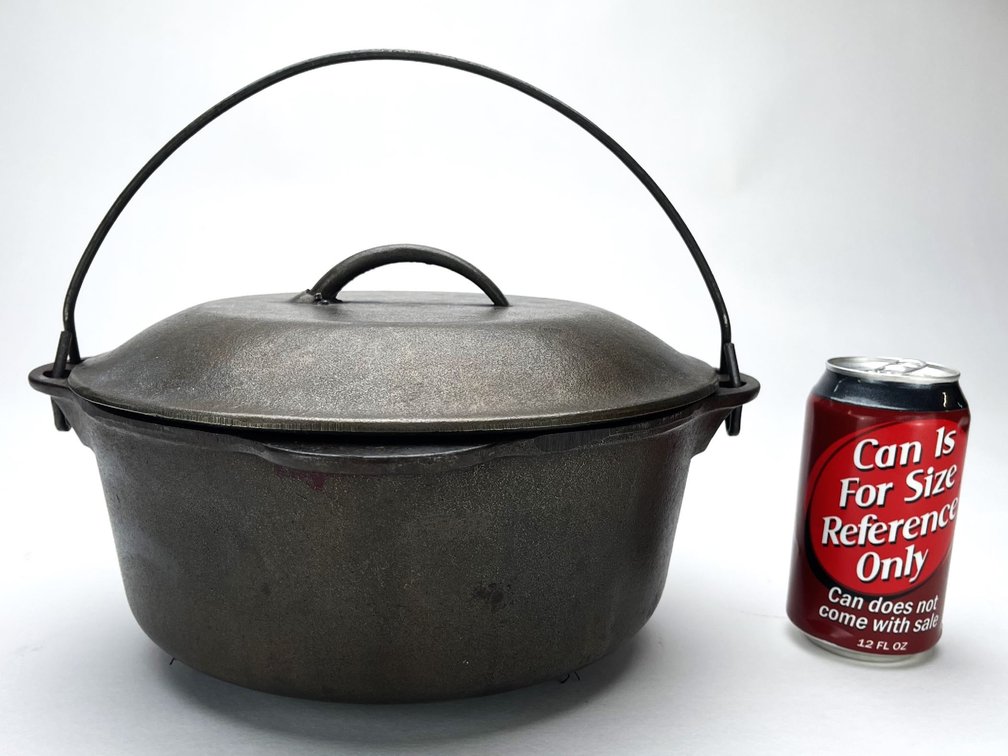 GRISWOLD #8 Iron Tite-Top Dutch Oven (1278C) with Lid - LBL