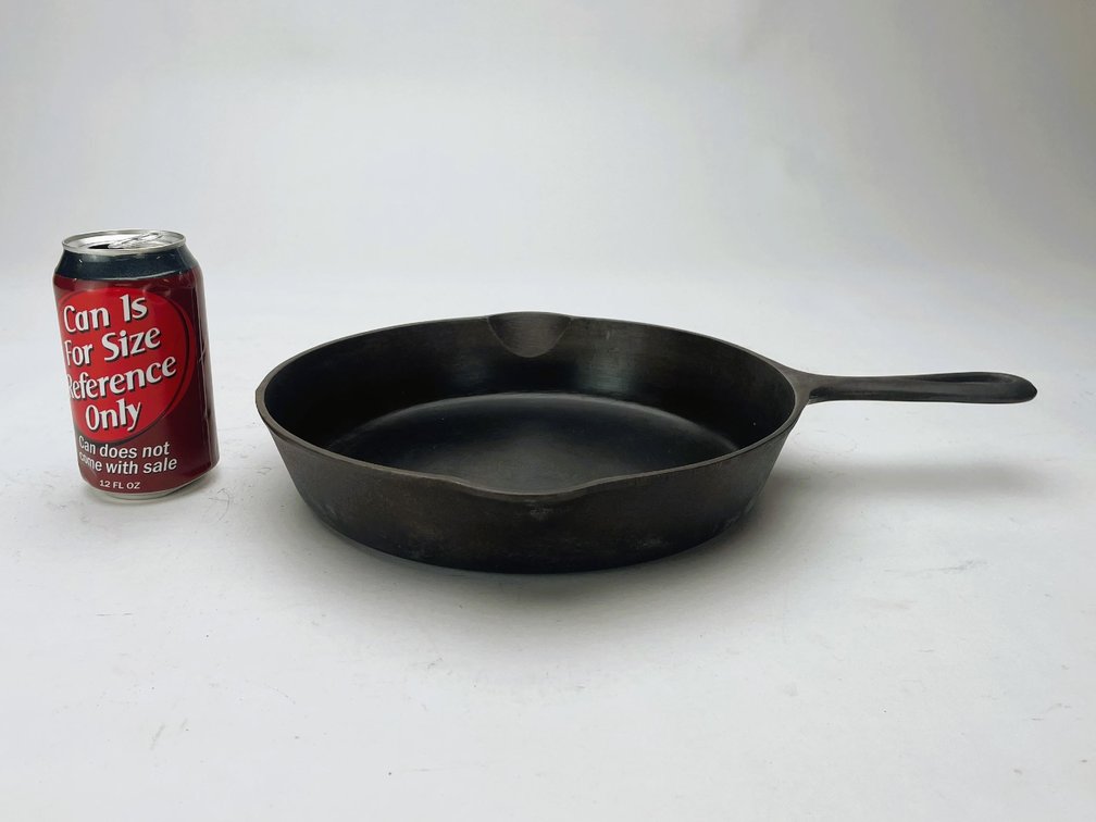 GRISWOLD #8 Iron Skillet (704A) - SBL - Early Handle