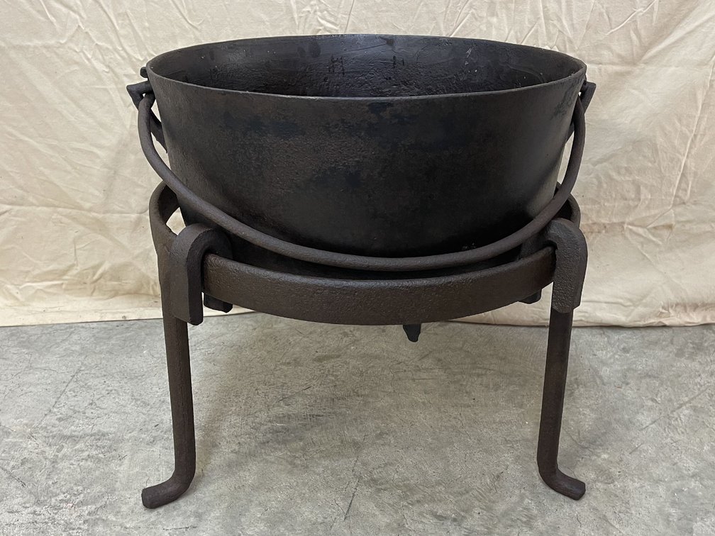Butcher Kettle with Ring