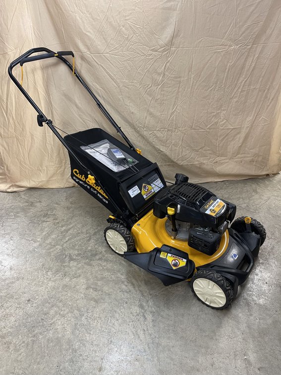 CUB CADET SCP100 21" Mulching Mower - LOOKS GOOD - RUNS WELL