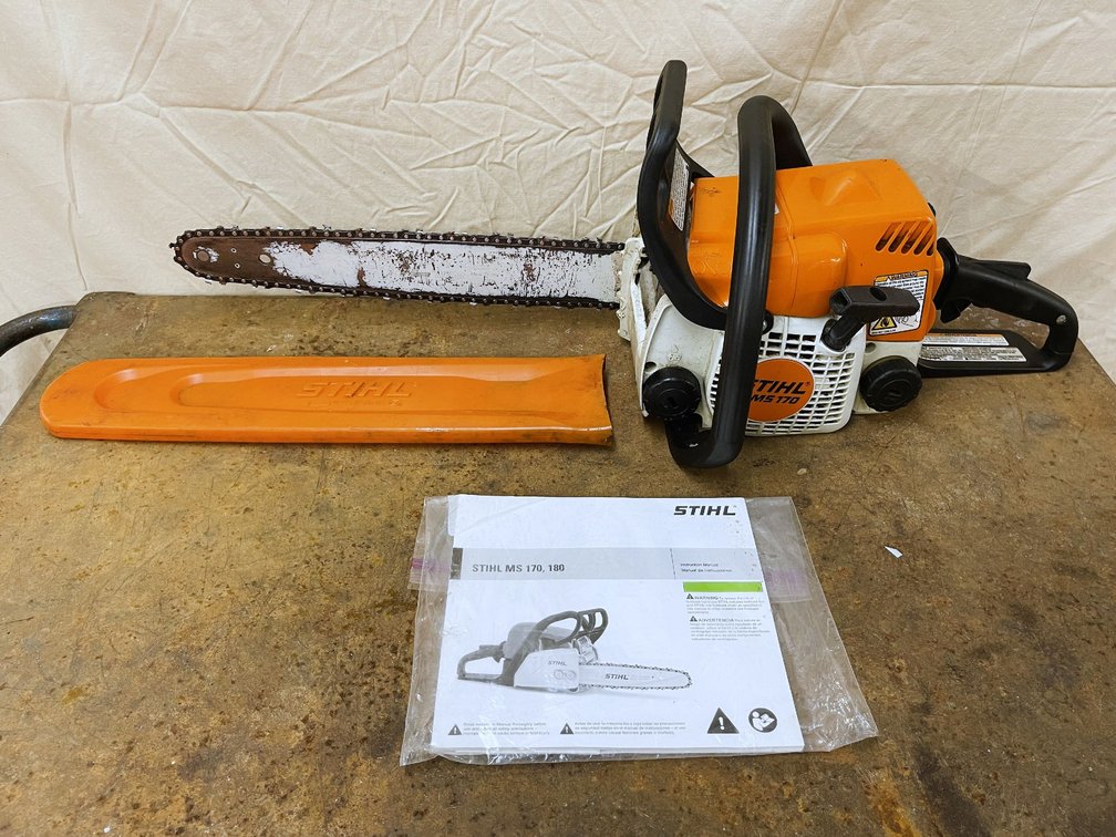 STIHL MS170 Chain Saw - RUNS WELL