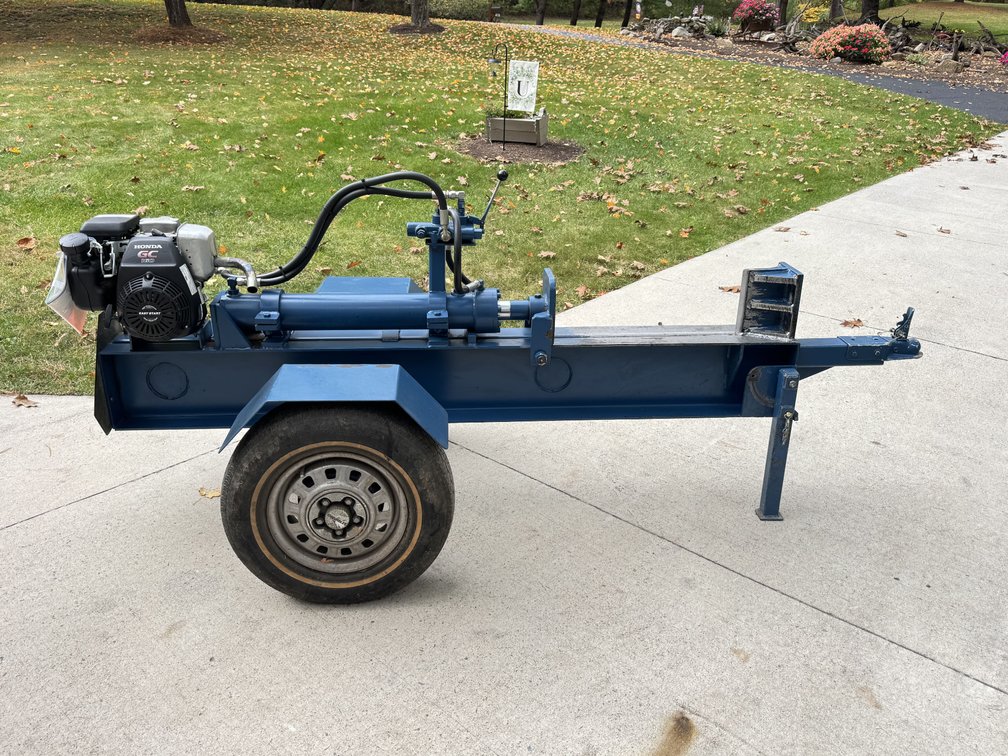 Custom-Built Tow-Behind Horizontal 25-Ton Log Splitter