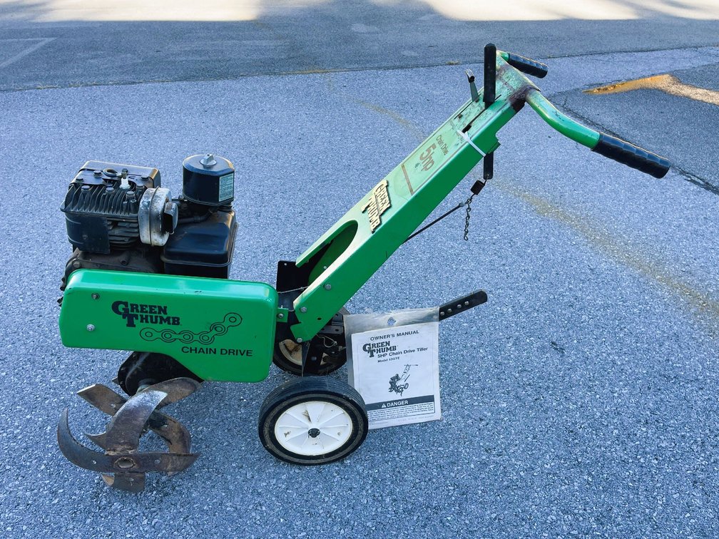 GREEN THUMB Rototiller with 5HP Briggs and Stratton Engine - RUNS WELL