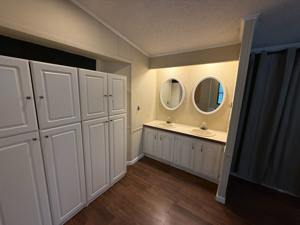 Image for Well-Maintained Mobile Home