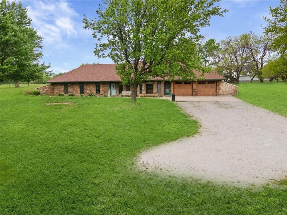 Image for 4021 Country Squire Rd - Oak Grove, MO