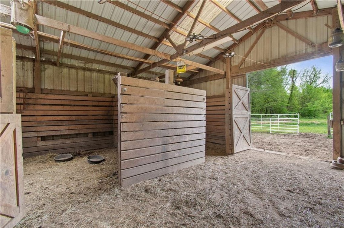 Image for 4021 Country Squire Rd - Oak Grove, MO