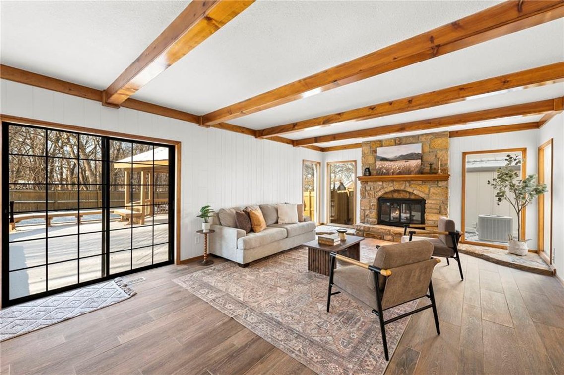 Image for 205 NE Shoreview Dr. - Lee's Summit, MO