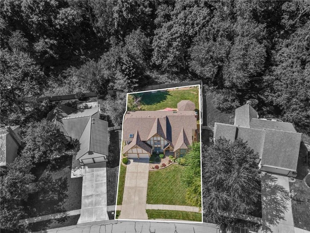 Image for 205 NE Shoreview Dr. - Lee's Summit, MO