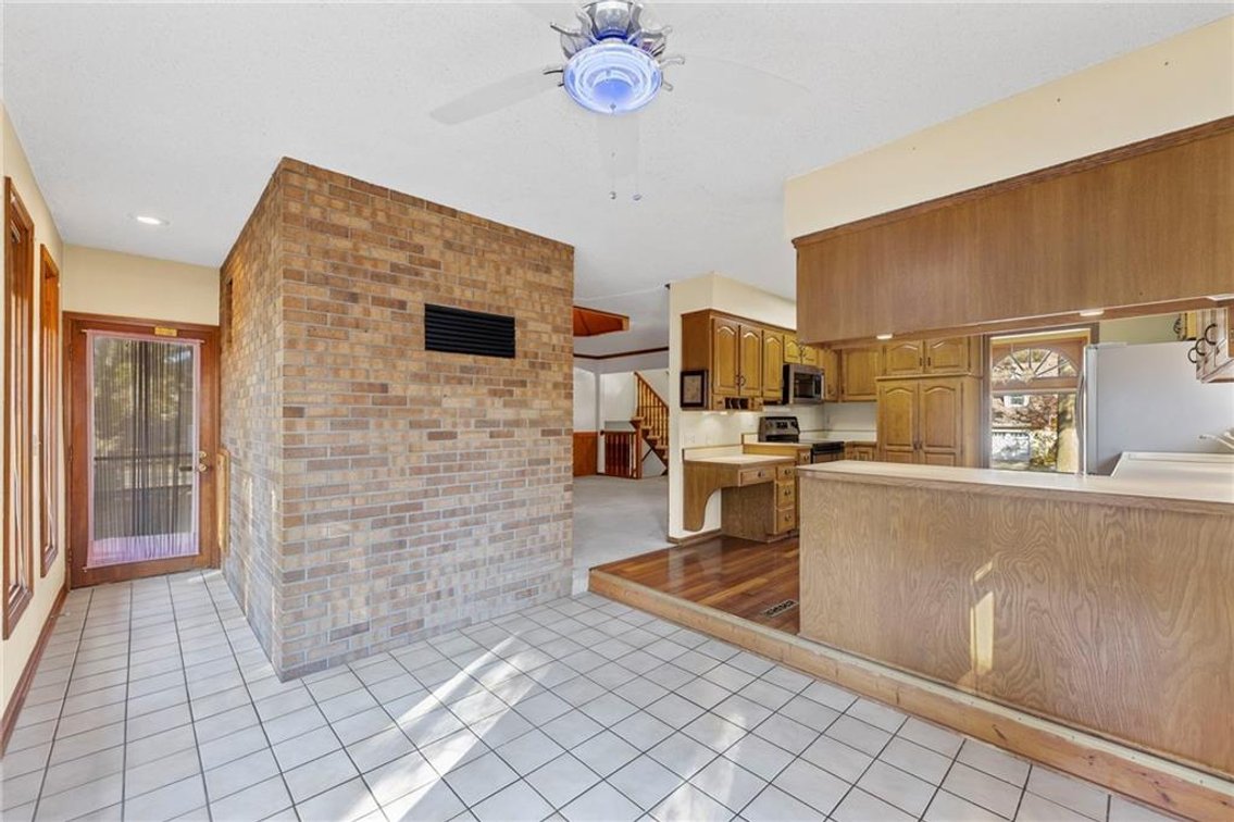 Image for 1201 SE 7th St - Lee's Summit, MO