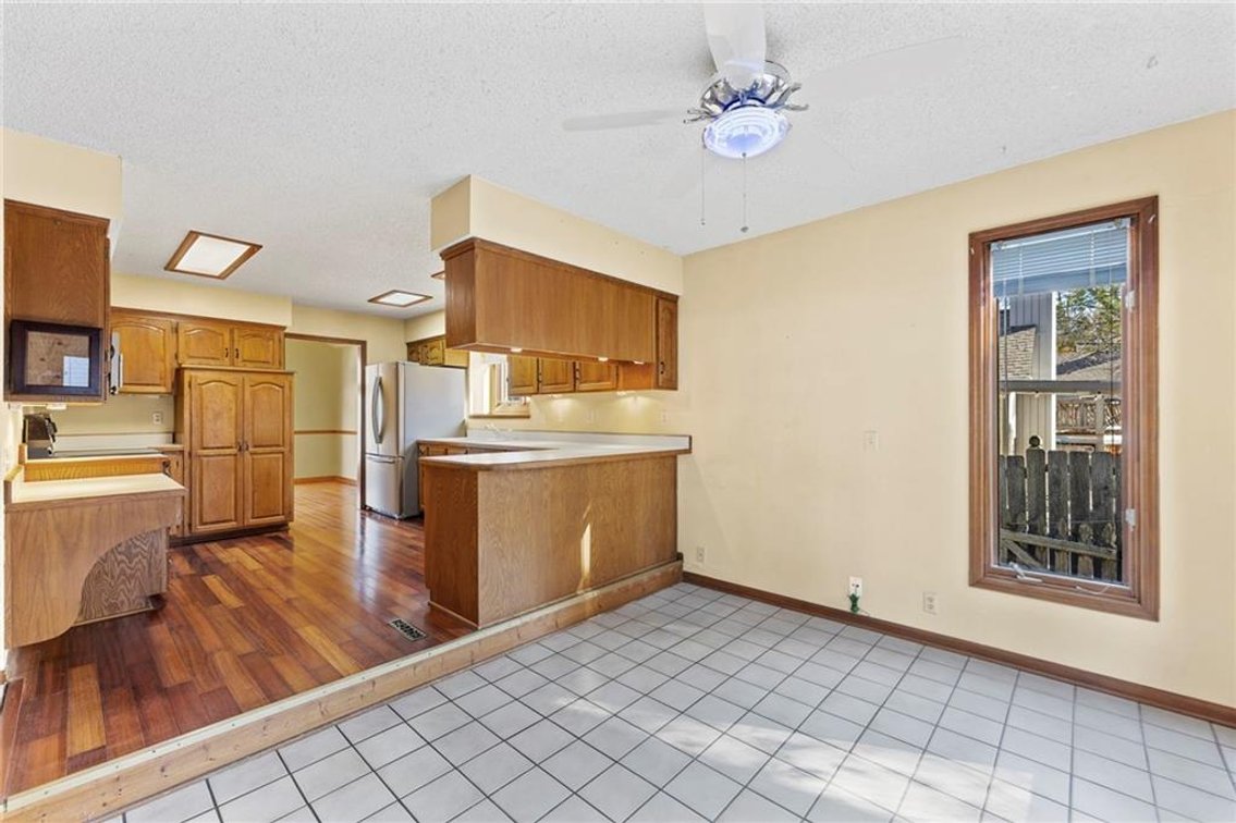 Image for 1201 SE 7th St - Lee's Summit, MO