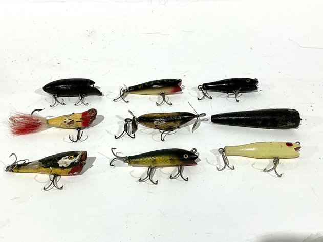 Image for 9 Vintage Wooden And Plastic Lures